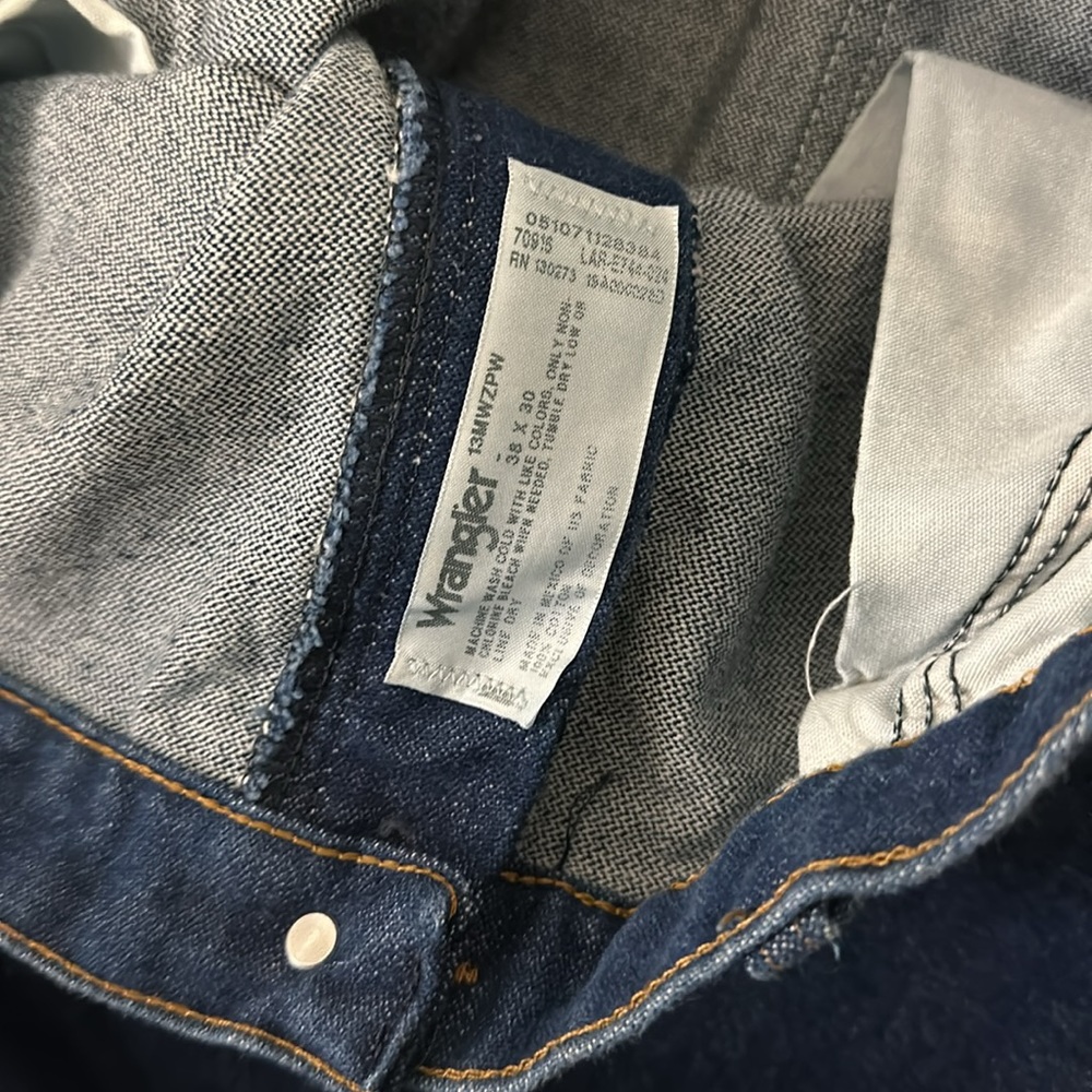 Wrangler Men’s Jeans, Size 38x30 - Picture 4 of 4